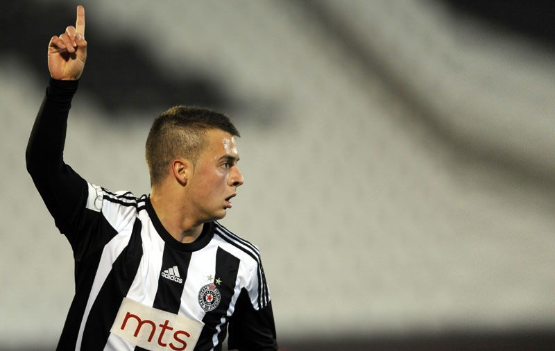 Партизан не продаје Михајловића