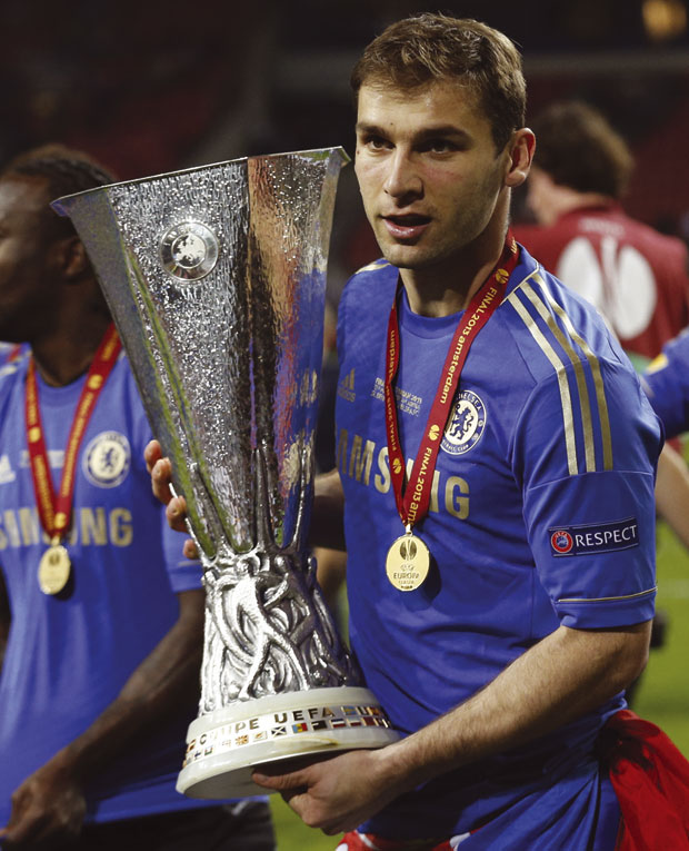 Навијачи Челсија: Ивановићу, иди!