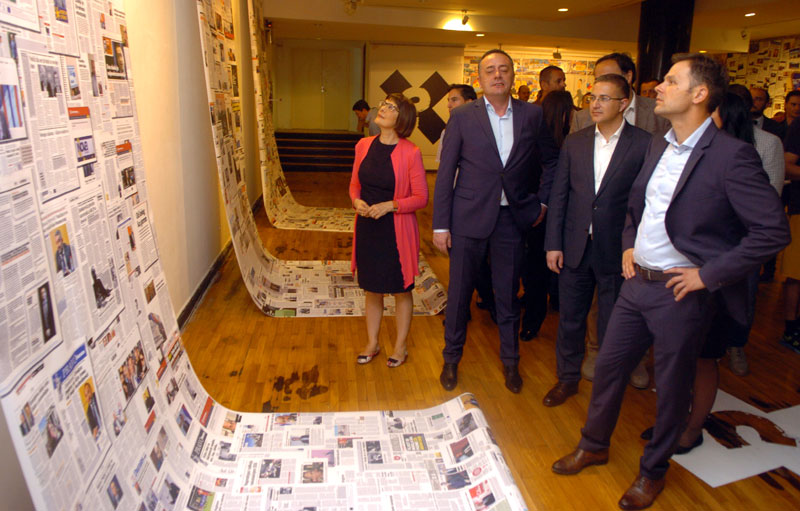 СНС: Изложба „Нецензурисане лажи“ је изложба о слободи медија