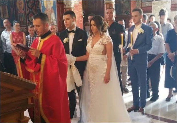 Венчање “звезда Гранда”: Ивана Павковић и Петар Митић пред олтаром