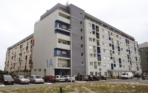 Чекају да фенол испари?