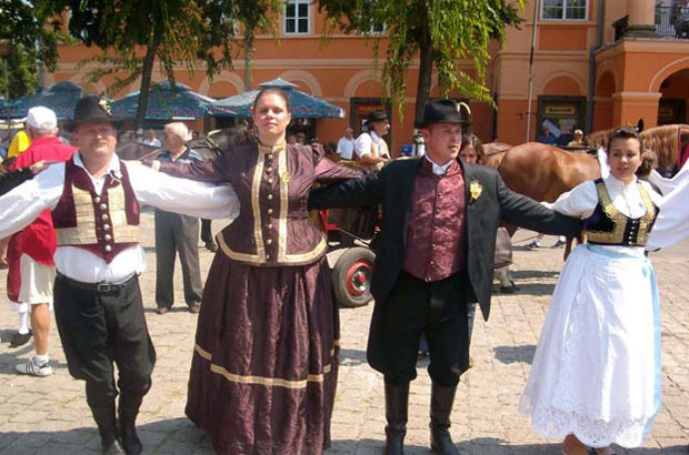 Време вашара, бућки и фестивала