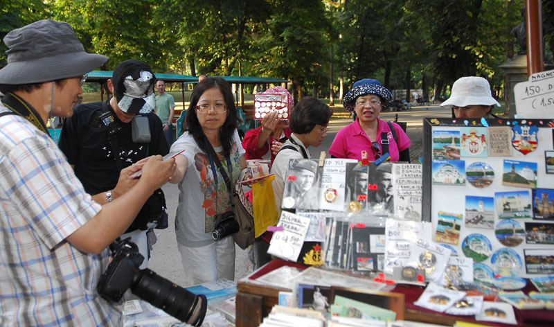 Тезга на Калемегдану 900.000 динара! 