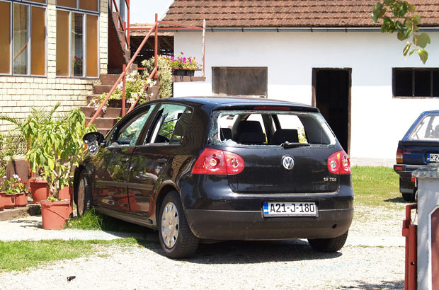 Лакташи: Рафали због Јелене?