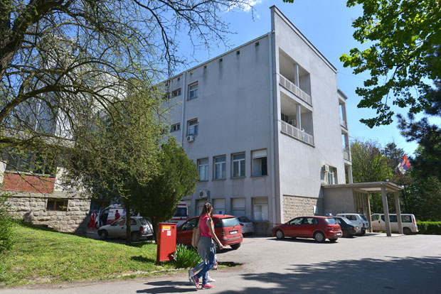 Користили опрему у лабораторији која није стерилна? 