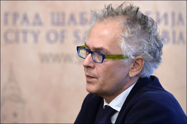 Спин-доктори гласнији од новинара
