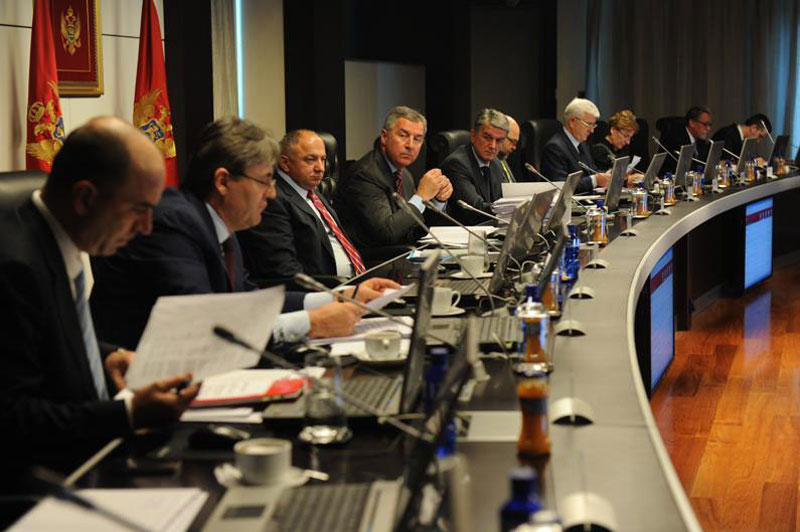 ЦГ: Министри немају одмор