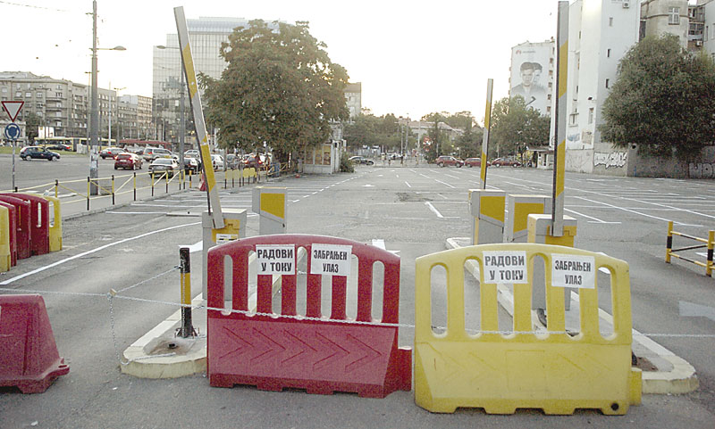 Поново паркинг на тргу Славија