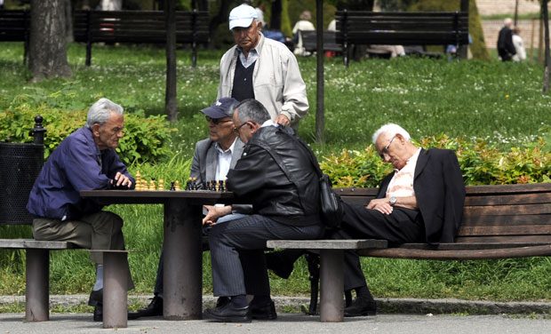 Деца доносе пензију