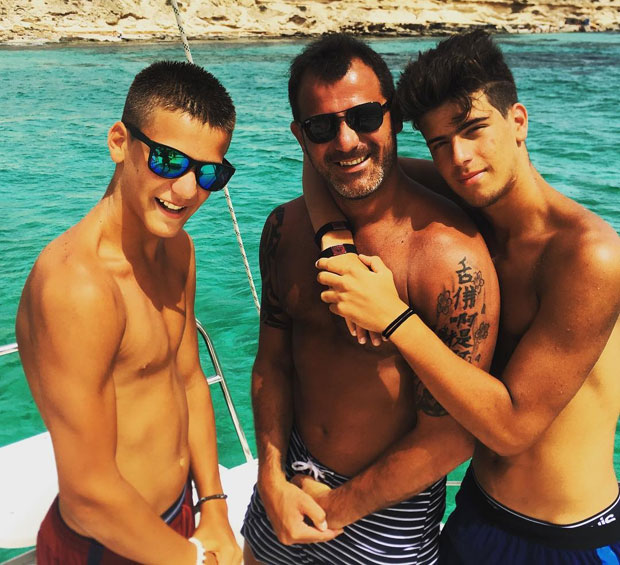 ПОРОДИЧНИ ОДМОР У ШПАНИЈИ: Деки Станковић ужива са синовима