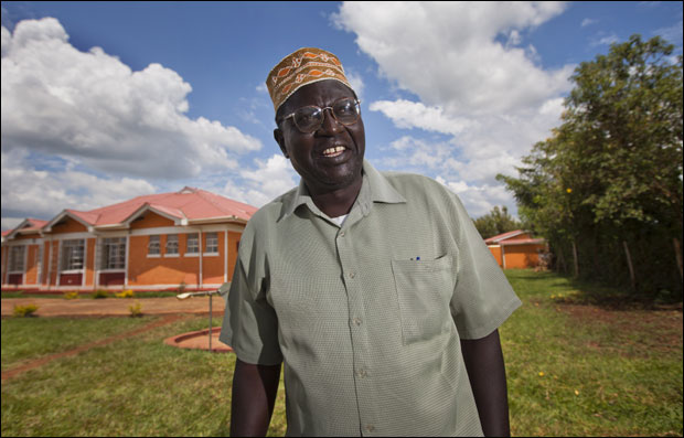 „Братска љубав“: Обамин полубрат гласа за Трампа