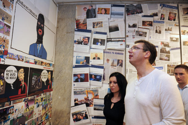 Вучић: Није ми било пријатно да читам увредљиве текстове о мојој породици; Не занима ме функција председника Србије (ВИДЕО)
