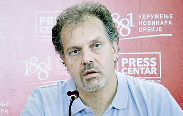 Александар Павић: Олбрајтова у хистерији