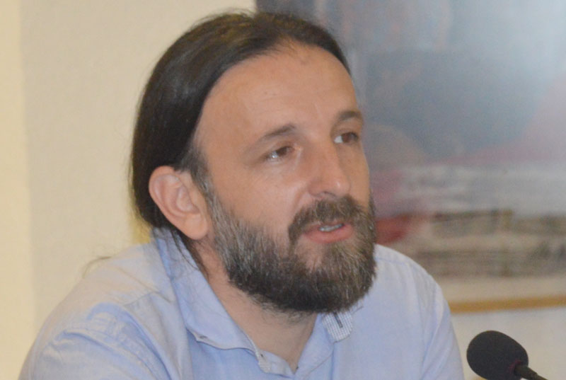 Живојин Ракочевић: Венац зла Хашима Тачија