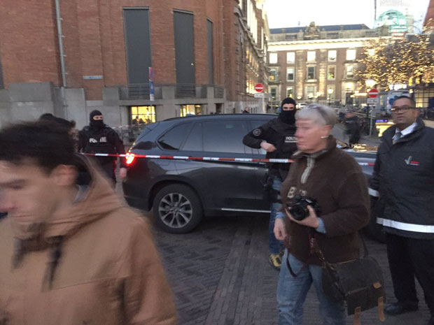 Зграда холандског парламента евакуисана због сумњивог мушкарца