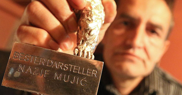 Глумац из Босне продао свог Сребрног медведа да би живео
