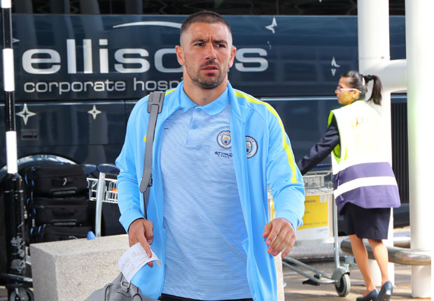 ГВАРДИОЛА ПРЕЛОМИО: Коларов и још шесторица напуштају Сити