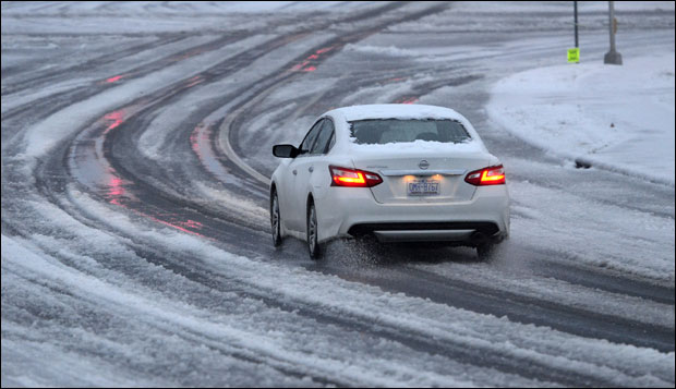 Снежна олуја завејала североисток САД
