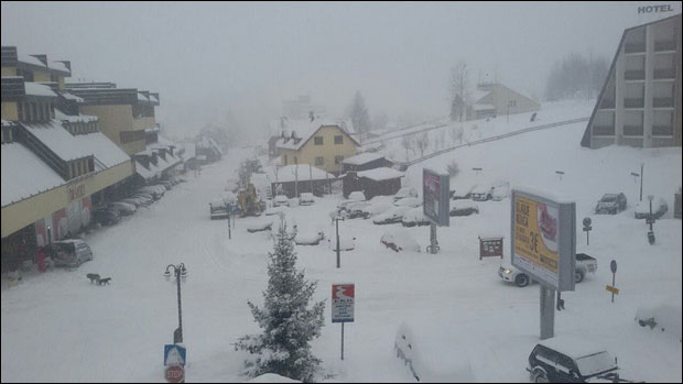 Мраз узима жртве, зауставља возове!