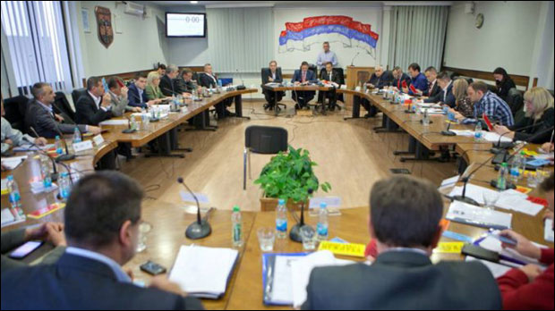 Сами себи смањили примања