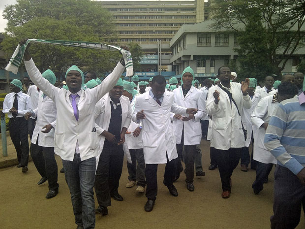 Кенија прети да ће отпустити 5.000 лекара ако не обуставе штрајк