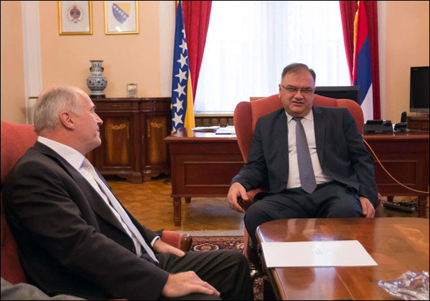 Српска бојкотује Инцка