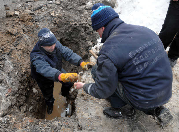 Цеви безбедне док вода тече