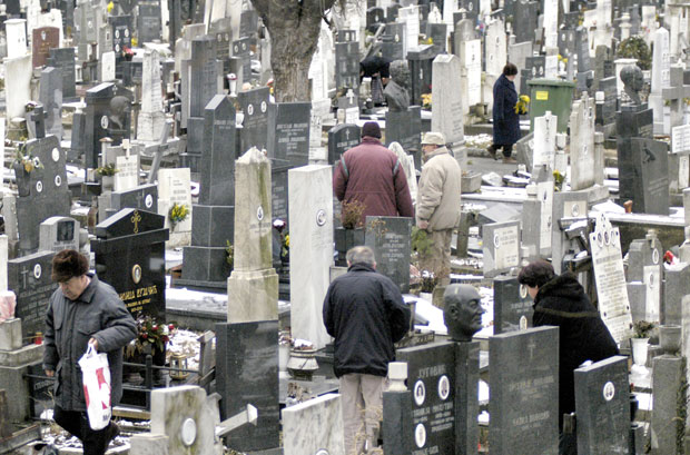 Тумачење закона одложило сахрану?