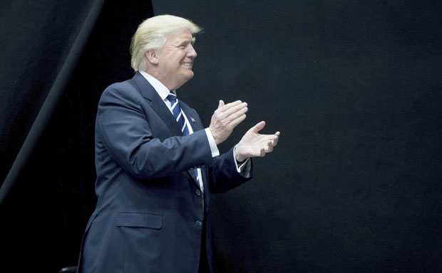 Разапињање Трампа пред устоличење