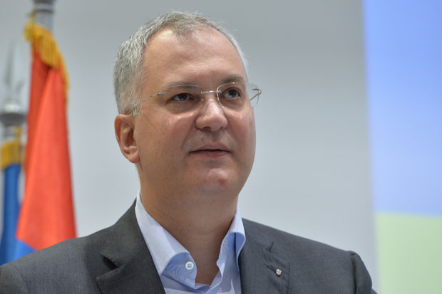 Шутановац: Јанковић би могао да победи Вучића
