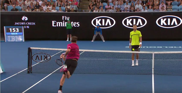 ВИДЕО: Могло је да буде баш болно... Рекет сачувао међуножје Клижану