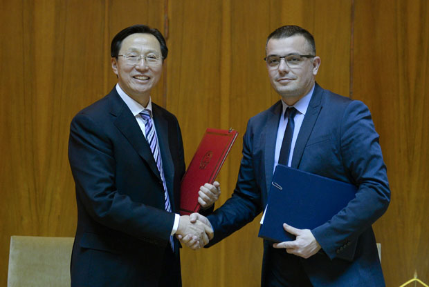 Кина и Србија потписале меморандум o сарадњи у пољоприведи