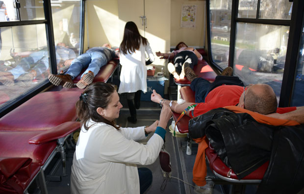 Институт за трансфузију позвао грађане да дају крв