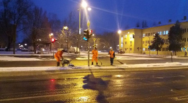 Снег блокирао аутосмећаре