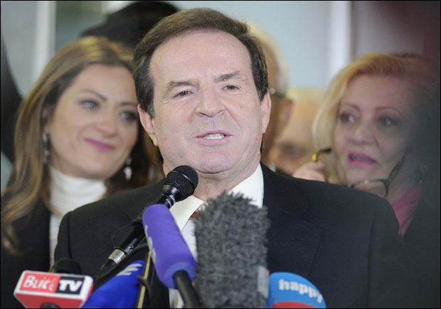 Шпијунка: Карићево дупло славље