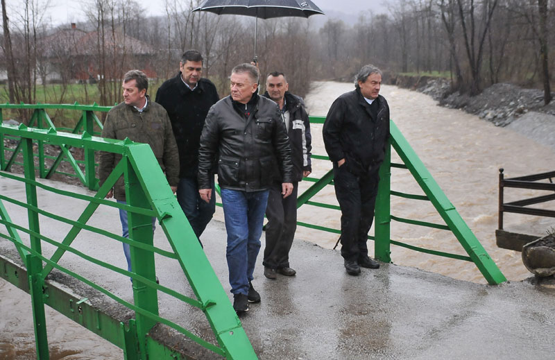 Савез Веље и СНС ударио у банкину