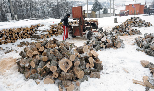 Угаљ и дрва купују на килограм