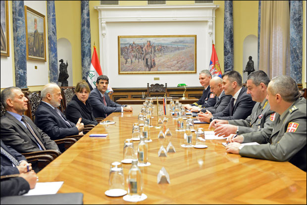 Министар одбране Србије разговарао с делегацијом Ирака о сарадњи
