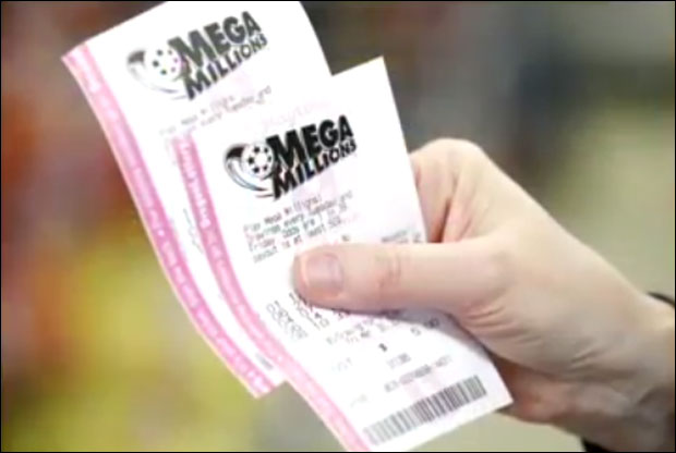 Чистећи кућу нашао милион долара (ВИДЕО)