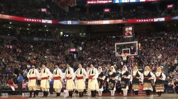 ВИДЕО: Заиграли су српски фолклор на НБА утакмици и одушевили свет
