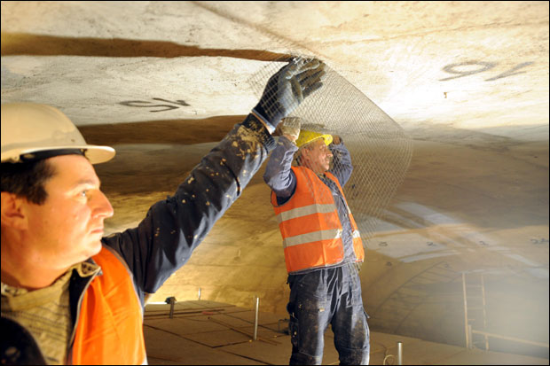 Храм Светог Саве украшава 100 уметника