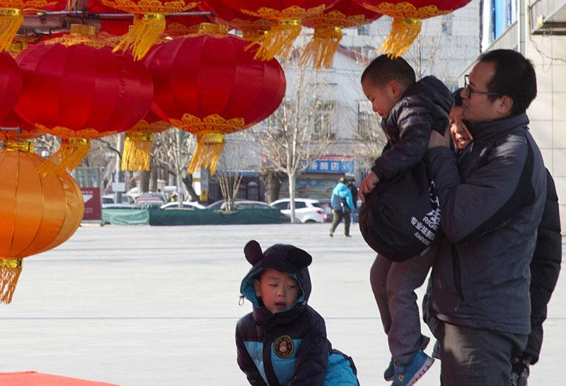 Наталитет у Кини расте због попуштања политике једног детета