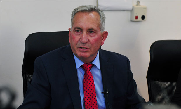 Муслију цепа Србију