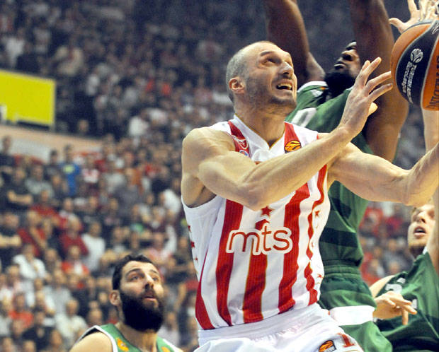 ПАО ОСЕТИО ЗВЕЗДИНУ МОЋ: Црвено-бела серија и даље траје, четвртфинале је на видику