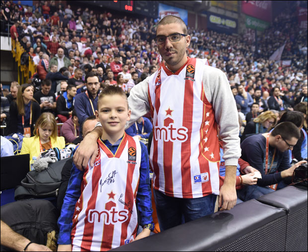 Навијач црвено-белих који је преживео захваљујући донатору јетре звездашу: Звездо и Зоране – хвала!