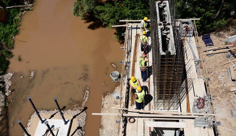 Ауто-пут проклизао на шљунку