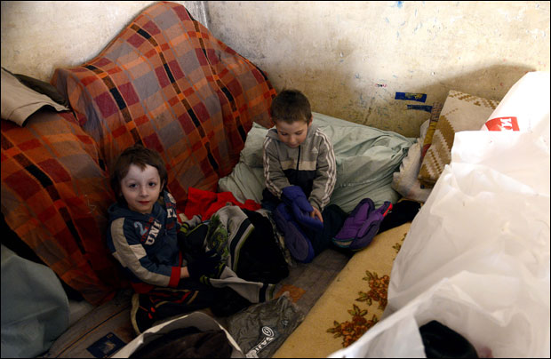 Помозимо Томићима да изађу из беде и мрака