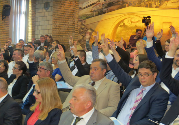 Колика су примања општинара на југу Србије