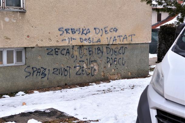 ЈЕЗИВИ ГРАФИТ У КАРЛОВЦУ: Убиј српску децу, спаси живот зецу!
