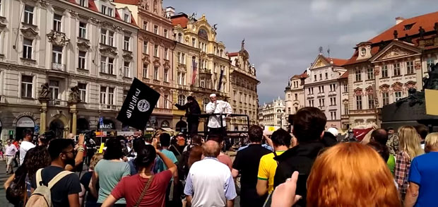 Чешку би да претвори у Србију: Да Чеси изађу из Европске уније и НАТО